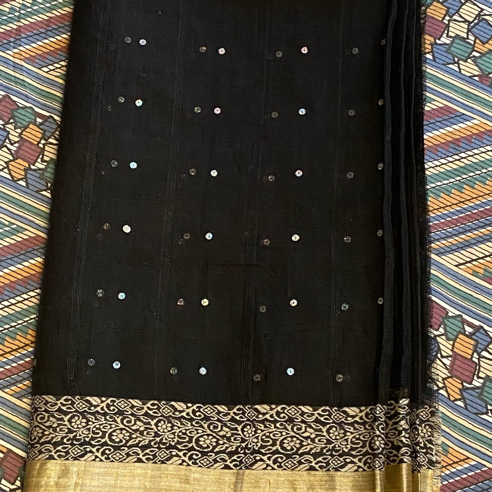 Indian outfit:Saree